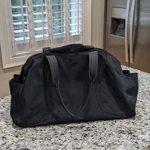 Lululemon duffle bag, black, like new